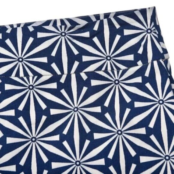 RW&CO. Pencil Skirt Blue White Floral/Starburst Pattern‎  Viscose Medium - Picture 2 of 5